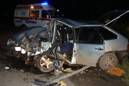 Под Ирбитом в страшном ДТП машины разбились всмятку,  один водитель погиб