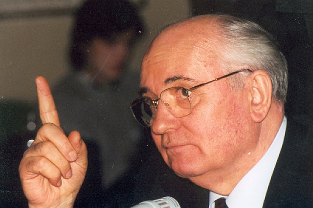 Горбачев указал Путину на его ошибки