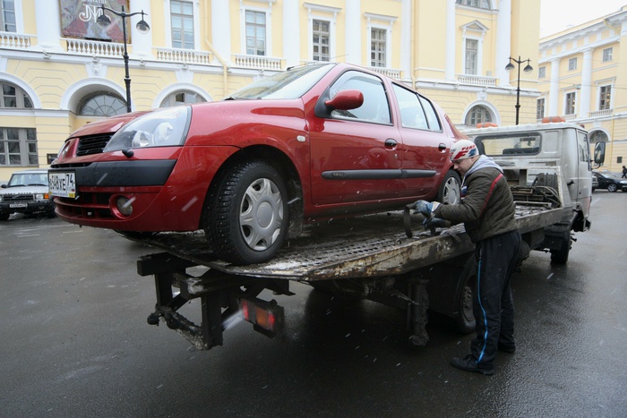 В Екатеринбурге стали в три раза реже эвакуировать машины