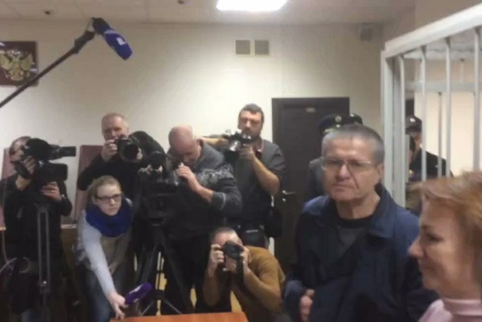 Улюкаев назвал несправедливым вынесенный ему приговор