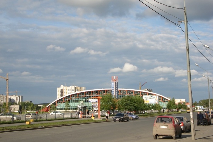 Мэрия Екатеринбурга взяла под свою охрану сквер возле «Дирижабля»
