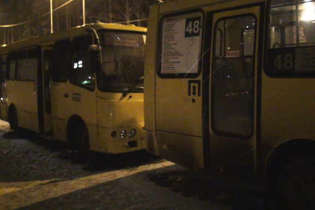 Два «Богдана» столкнулись на улице Светлореченская в Екатеринбурге