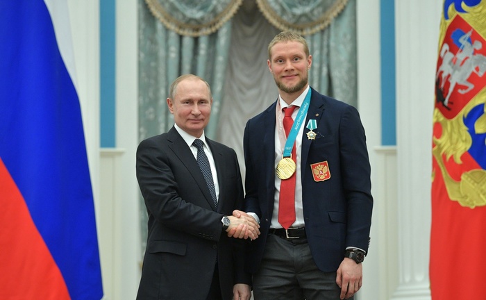 С олимпийским чемпионом по хоккею Сергеем Андроновым