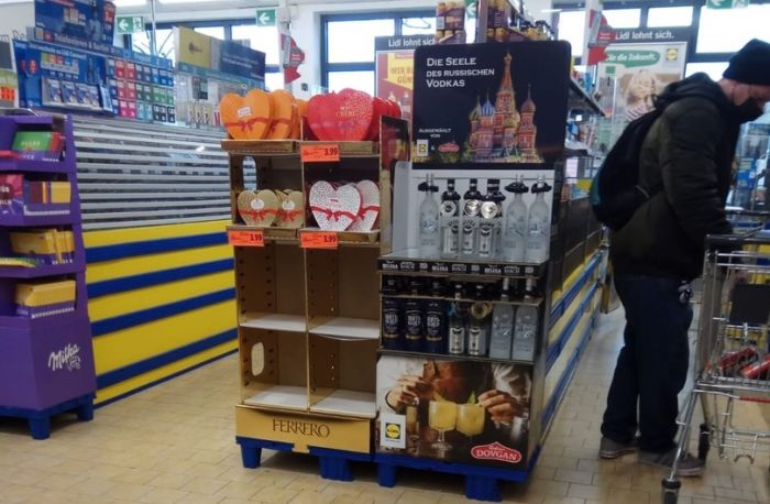 Полки с русской водкой в супермаркете LIDL в Германии. Февраль 2022 года. Фото: местной жительницы/Uralweb  