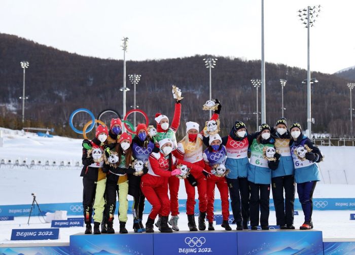 Пьедестал женской лыжной эстафеты. Фото: Twitter @Olympic_Russia