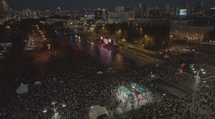 Только посмотрите сколько было людей