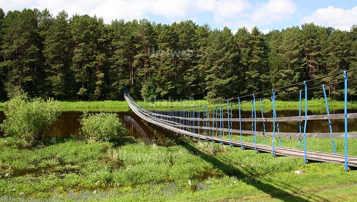 Навесной мост через Реж около села Мироново