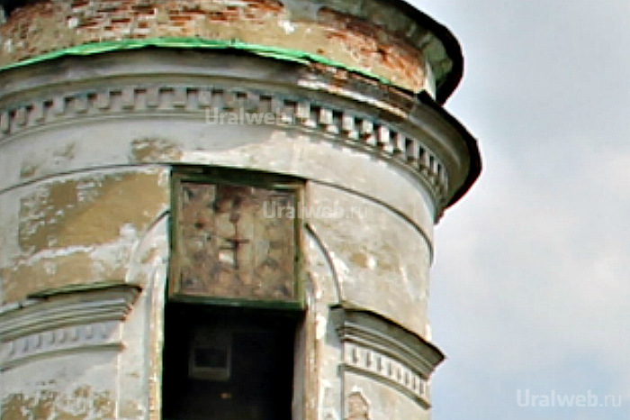 Быньги, часы на башне Свято-Николаевской церкви