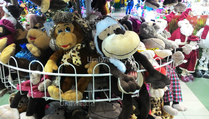 Мягкие игрушки-обезьяны от 259 до 1099 рублей