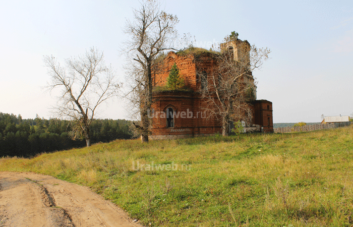 Николаевкая церковь в Исетском