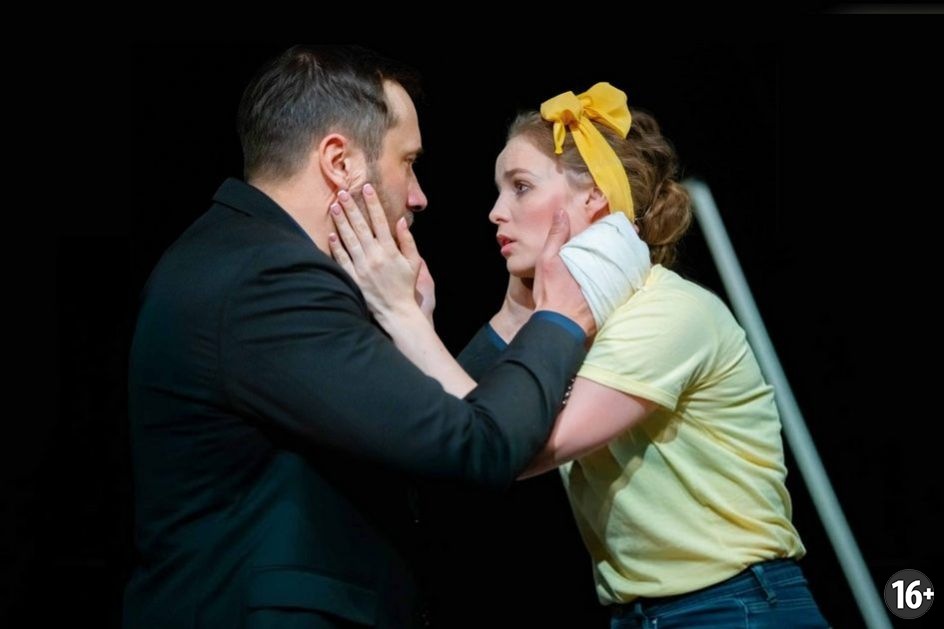 Источник: https://uraldrama.ru/spectacle/dvoe-na-kachelyah
