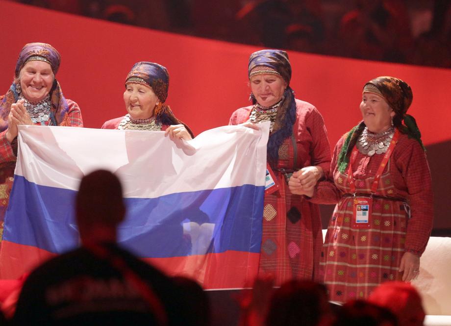 Бурановские бабушки евровидение. Бабки на Евровидение 2012. Бурановские бабушки 2012. Уральские бабушки Евровидение.