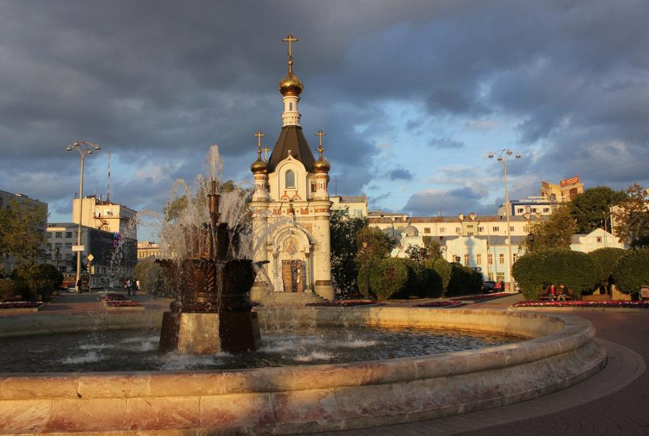 Площадь труда. Площадь труда Екатеринбург. Фонтан на площади труда Екатеринбург. Комсомольская площадь ЕКБ. Площадь труда Екатеринбург фото.