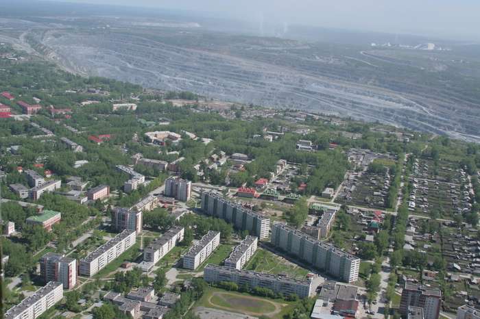 Асбест население. Асбест город. Асбест город сверху. Город Асбест вид сверху. Поселок Рефтинский вид сверху.