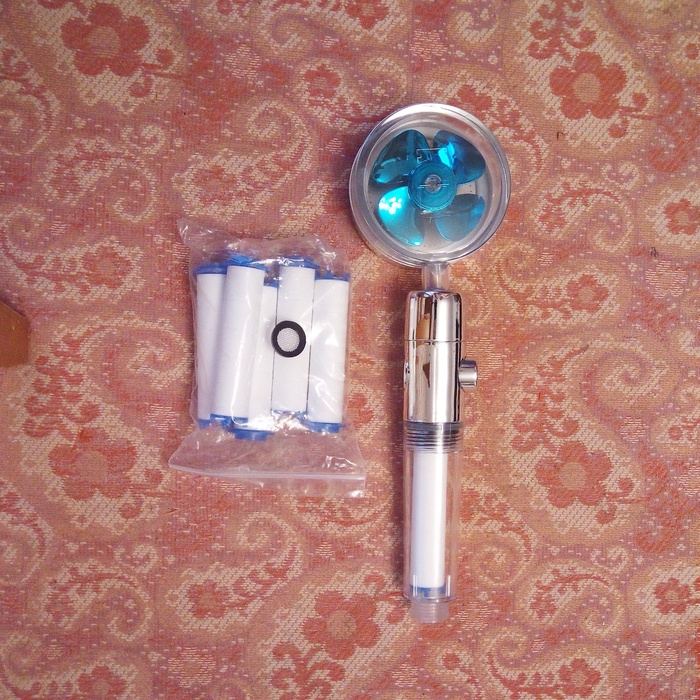 Вращающаяся душевая лейка голубая(2).jpg