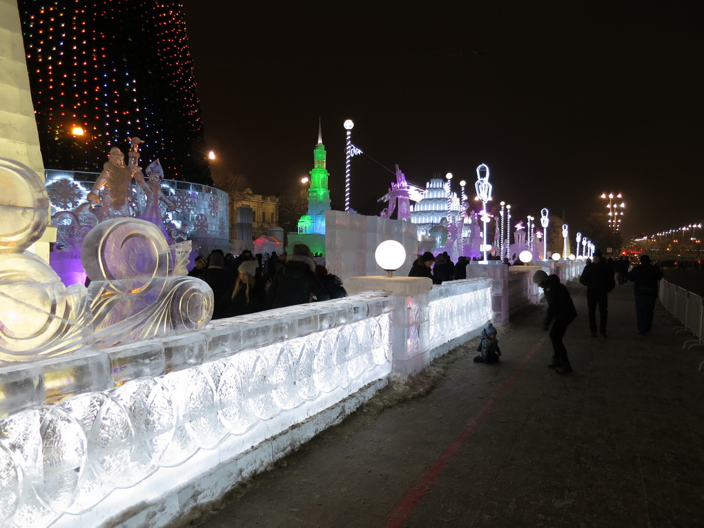 Города екатеринбург 2018. Ледовый городок ЕКБ 2021. Ледяной городок в Екатеринбурге 2021. Вечерний Екатеринбург 2021. Екатеринбург Ледовый городок 2021 года.