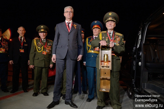Вечный огонь прибыл в Екатеринбург
