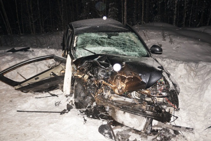 Четыре человека пострадали в лобовом столкновении на Серовском тракте