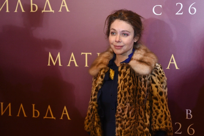 «Удавила бы мелкую тварь». Божена Рынска о ролике с плачущим в самолёте ребёнком