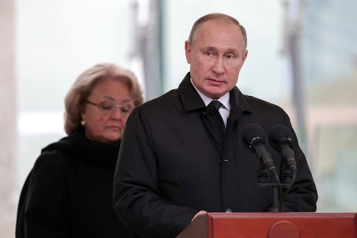 Путин снял с должностей двух силовиков, связанных службой в Екатеринбурге