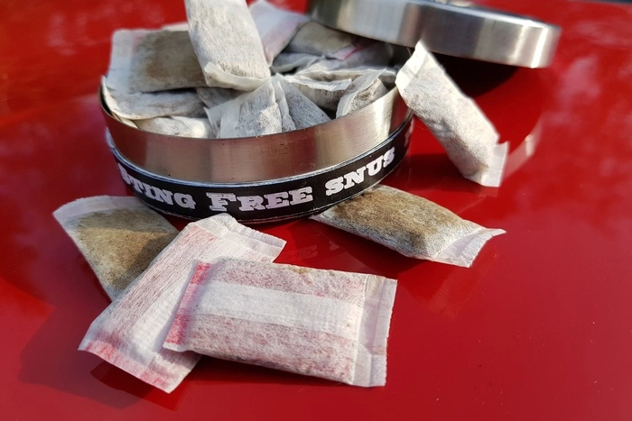 Наркологи рассказали об последствиях детского увлечения снюсом и никотиновыми леденцами