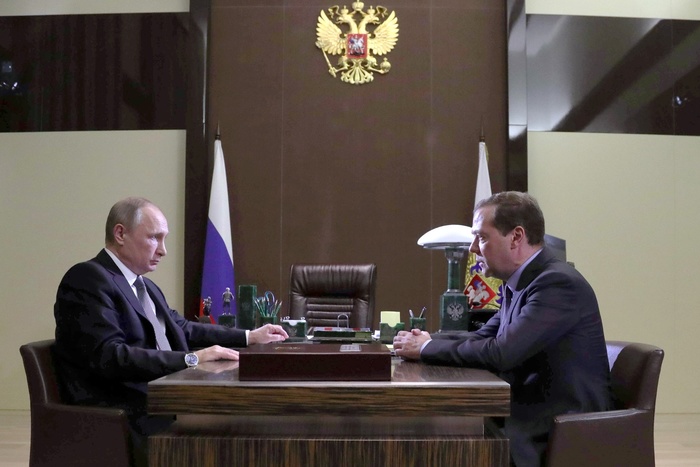 Управление Минкульта в Приволжье заказало утилизацию портретов Путина и Медведева