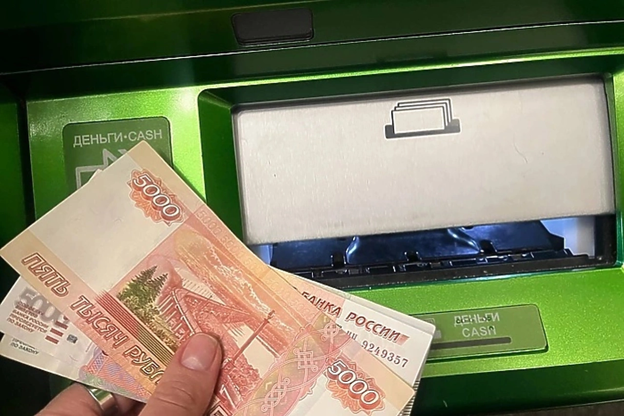 В Свердловской области распространяют фейк о снятии денег со счетов участников СВО