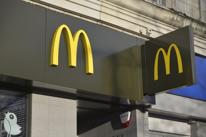 Москвич подал иск к McDonald’s на 1 млн рублей из-за отравления