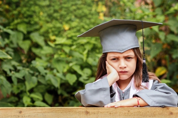 Выпускникам гимназии в Екатеринбурге выдали аттестаты с ошибкой