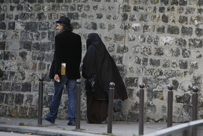 Чешский вице-премьер предупредил о готовности ответить на санкции ЕС