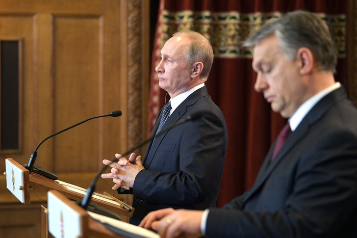 Путин объяснил обострение конфликта в Донбассе желанием Киева «вышибать» деньги