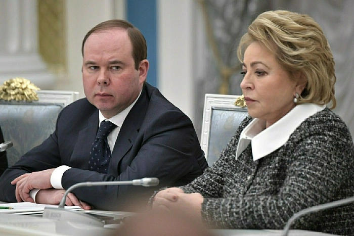 В «кремлевский доклад» включили имена 210 российских чиновников и олигархов