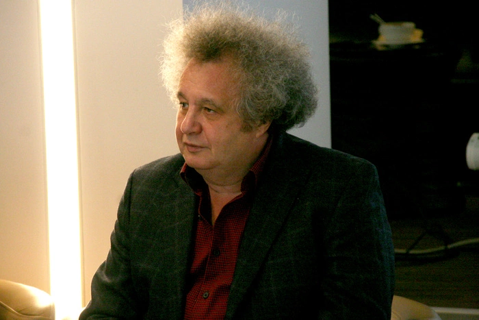 Кустурица выступит вместо Лободы на Ural Music Night