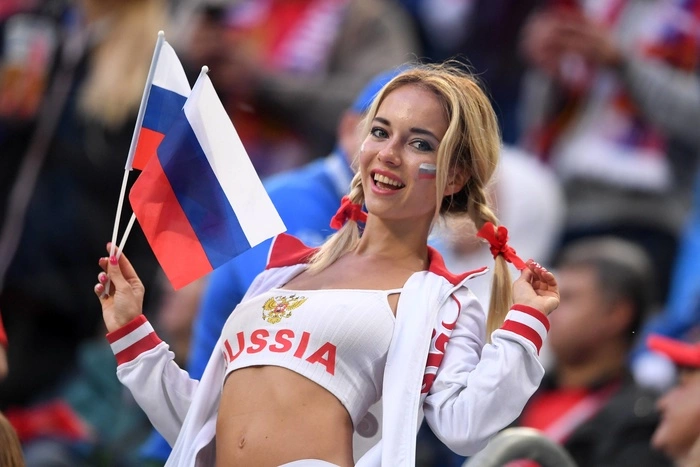 Самая красивая российская болельщица оказалась порнозвездой