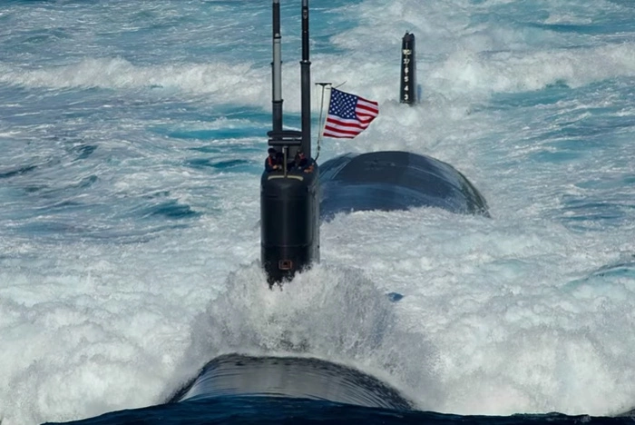 Адмирал ВМФ России предположил, во что могла врезаться американская АПЛ