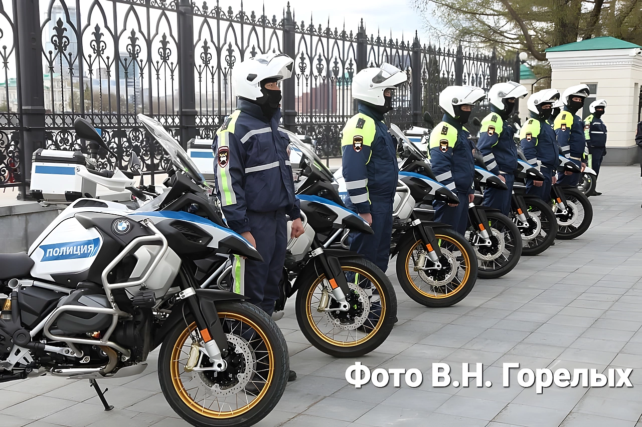 Свердловским полицейским дали команду зимние шапки сменить на летние фуражки