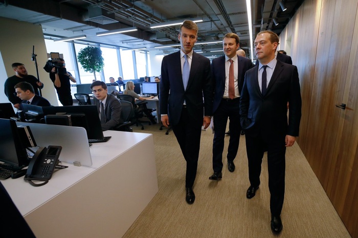 Медведев: В России не будет такого регулирования интернета, как в Китае