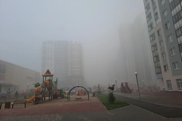 «Будто в фильм ужасов попал»: Екатеринбург утонул в тумане — фото