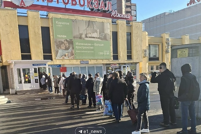 Екатеринбуржцы пожаловались на огромные очереди на автовокзале