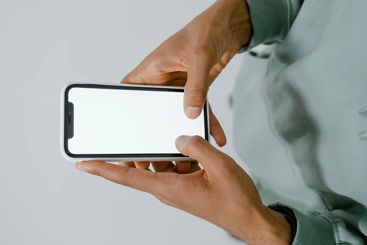 Названы услуги, которые банк может подключить вам без разрешения