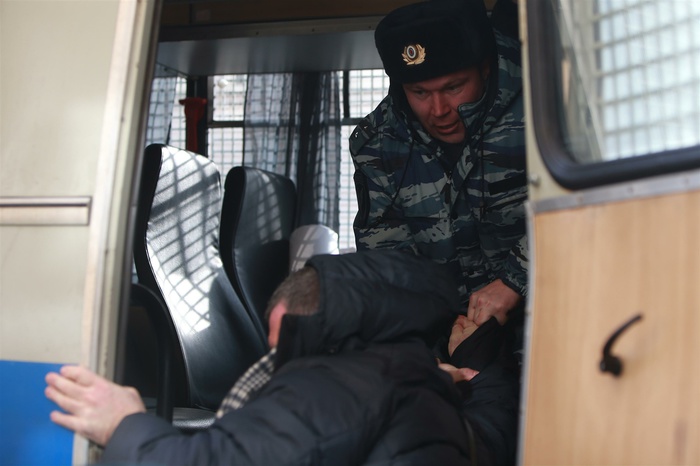 Водитель, сбивший женщину с ребенком на Волгоградской, административно арестован