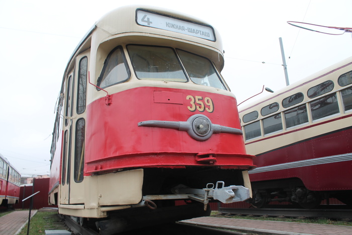 Екатеринбургу предложили развивать наземный транспорт, а не метро