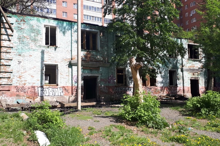 Ещё один дом в Екатеринбурге подожгли маленькие дети