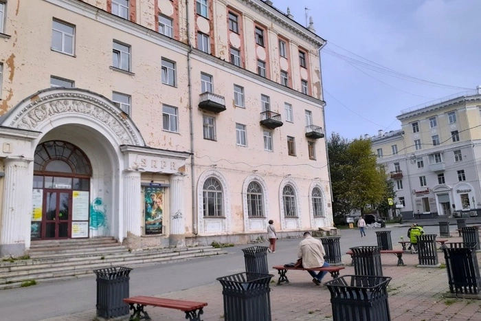 Екатеринбуржцев приглашают обсудить благоустройство площади у кинотеатра «Заря»