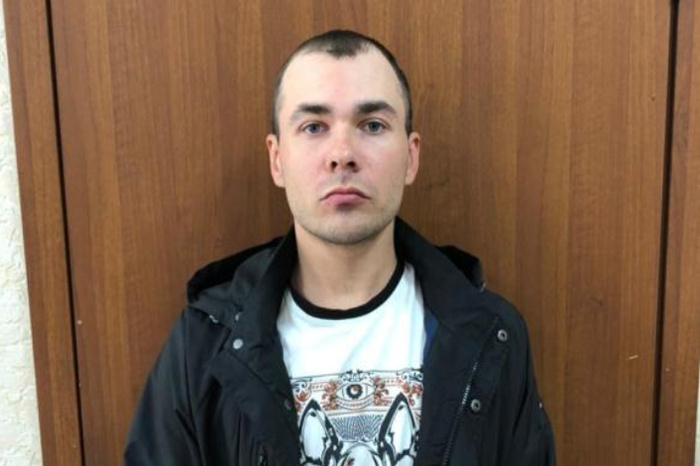 Полицейские Екатеринбурга задержали мужчину, укравшего у прохожего мобильный телефон