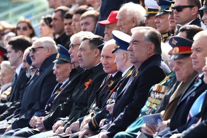 В Сети показали снайперов, охраняющих в Москве парад победы