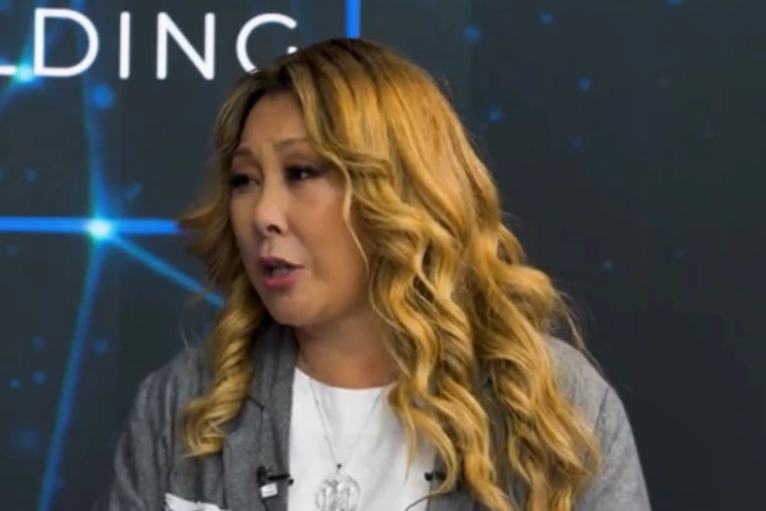 Певица Анита Цой рассказала, почему осталась в России