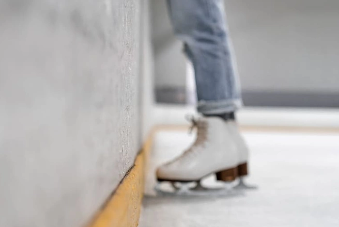 «Возбуждено уголовное дело». Избиение судьи отцом фигуристки в Екатеринбурге попало на видео