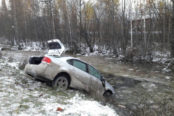 Водитель «Фольксваген Поло» погиб на 13-м километре Серовского тракта