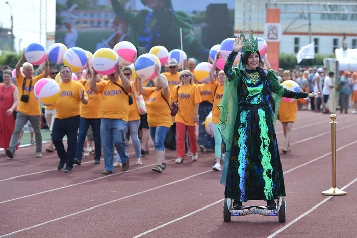Верхняя Пышма встретила День металлурга красочным карнавалом и фейерверком
